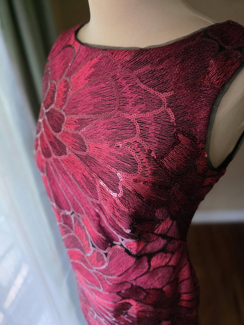 WHBM Red Rose Floral Sequin Shift‎ Dress 2P Cocktail Wedding Guest Evening Party - Picture 4 of 11